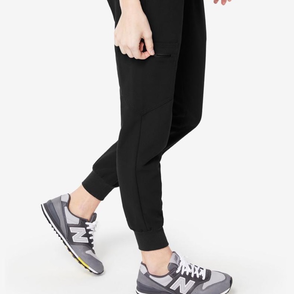 Gigs black jogger pant